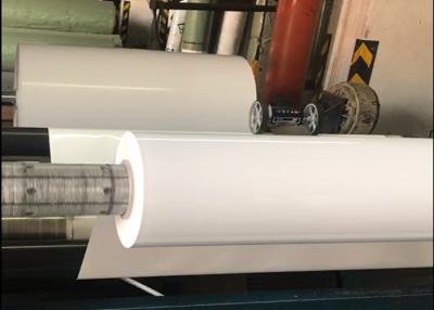 Chine Aluminium à haute brillance de membrane de PVC pour le blanc solide de porte de Cabinet à vendre