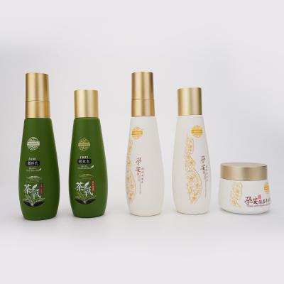 China Green Plastic Cosmetic Packaging for sale