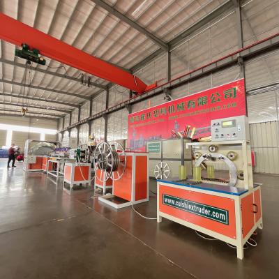 Chine Machine de tuyauterie flexible renforcée de fibres de PVC, machine d' extrusion de tubes mous à vendre
