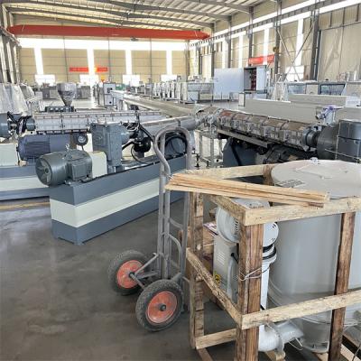 China Maquinaria de extrusión de plástico HDPE Línea de producción de extrusión de tuberías de pared sólida en venta