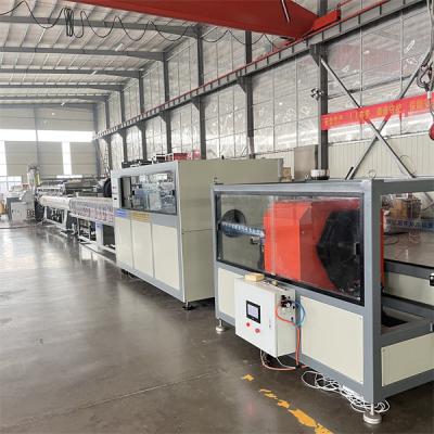 China Máquina de extrusión de tuberías de 20 mm-110 mm Máquina de fabricación de tuberías de plástico PE HDPE PPR en venta