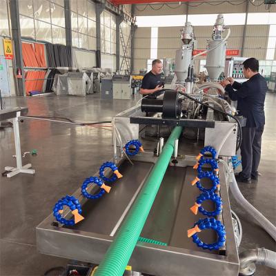 China Máquina de producción de tuberías onduladas de HDPE / UPVC Extrusora de tuberías de plástico flexible de doble pared en venta