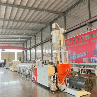 Chine Machine de tuyauterie d'alimentation en eau par extrusion à plusieurs couches en PEHD 600 kg/H-800 kg/H à vendre