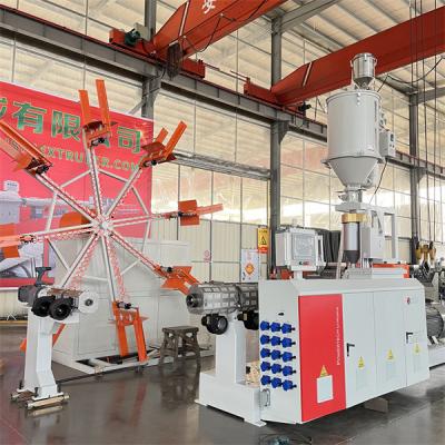 China Máquina de moldeo de tuberías de plástico duradero, máquina de corte de tubos de PVC de alta velocidad en venta