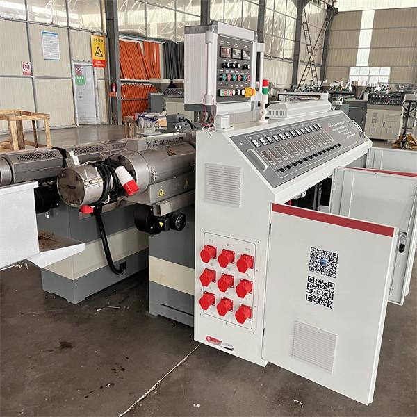 Quality Twin Screw Plastic Extruder Machine , PVC Two Screw Extruder for sale