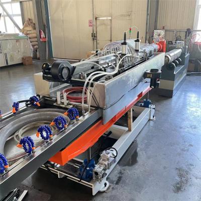 China Máquinas de extrusão de plástico totalmente automática PVC PP PE PA linha de produção de tubos ondulados à venda