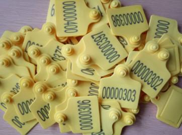China Waterproof UHF RFID TPU Goat Ear Tag Rfid Long Distance Reading ISO14443A for sale