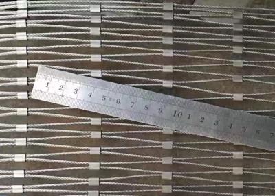 China Aangepaste Flexibiliteitskabel 2.5mm Roestvrij staalmetalen kap Mesh Non Rusting For Fencing Te koop
