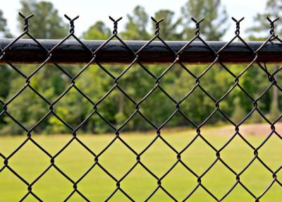 China 1x1 Square Post Hot Dipped Galvanized 1.0mm Chain Link Wire Mesh Fence For Security for sale