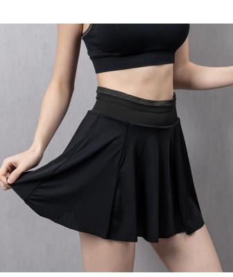 China Moisture Wicking Black Workout Skirt Running Skirt Shorts With Phone Pocket 210g for sale