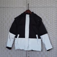 China Thermolite que llena sostenible rellenado abajo de prenda impermeable de la chaqueta del bolsillo interior en venta