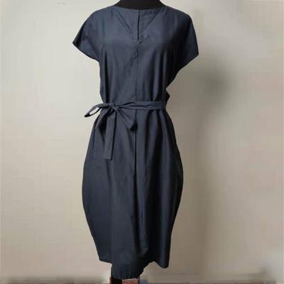 China Arruga anti del corte holgado de los azules marinos de la rodilla del vestido elegante de la longitud con la correa de Shell en venta