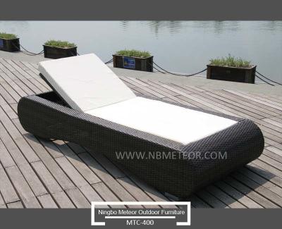 China Modern Garden Outdoor Furniture Rattan Swimming Pool Hotel Portable Lounge Beach Chair for sale
