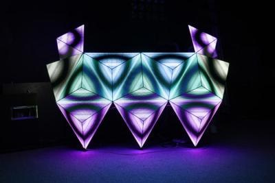 China Forme à mesa 3D do DJ a exposição de diodo emissor de luz fixa interna o passo criativo 6.15mm à venda