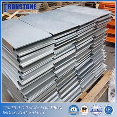 China Los paneles de acero sólidos de los accesorios industriales de los sistemas del almacenamiento de tormento de la plataforma en venta