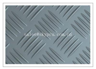 China Durable Anti-slip checker pattern 3mm - 6mm thick recycled rubber mats flooring for sale