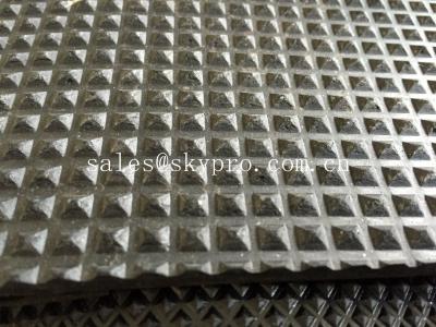 China Diamond and pyramid textured rubber car matting anti - skidding garage for sale
