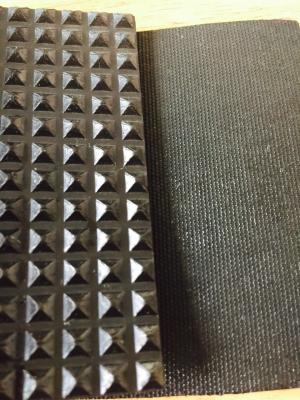 China Pyramiden-Oberflächenvollgummi-Blatt u. Matte, eine Seitendiamant-Muster-Spitzen-Gummi-Matte zu verkaufen