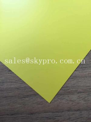 Chine bande de conveyeur rigide de PVC de 0.2mm, bâches en plastique colorées rouges noires jaunes blanches de PVC de Matt à vendre