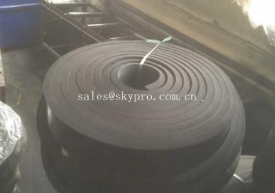 China Black Rubber Sheet Non Asbestos skirtboard rubber Natural Sponge , 1mm-100mm Width for sale