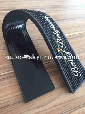 Chine Adaptez les accessoires aux besoins du client supérieurs en caoutchouc de barre de Barware de tapis de Tableau de PVC de rectangle de logo de bar de silicone de tapis mou de barre à vendre