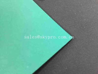 Chine Les tapis en caoutchouc d'ESD alourdissez/surface brillant aucune odeur 2 couches pour la protection d'ESD à vendre