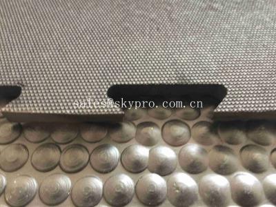 중국 8mm 정연한 육각형 본 두 배 측 고무 매트, 안정되어 있는 고무 말 축사 매트 판매용