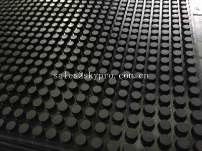 China Front And Grooved Back Cow Rubber Mats , Non Slip Rubber Matting With 3-5MPa for sale