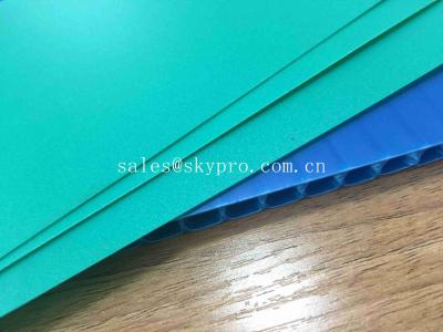 Chine Protection de polypropylène de signe imprimée par feuilles imperméables de cavité du plastique pp de cannelure à vendre