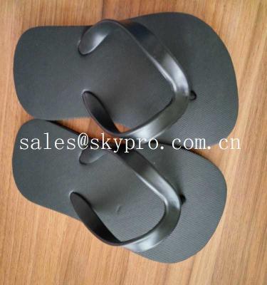 China Soft Fashionable Beach Flip Flop Comfortable Natural Rubber Summer Sandals / Slippers for sale