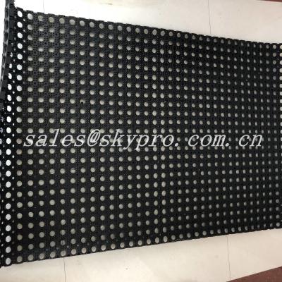 China Black Hole Type Hydrophobic Rubber Mats For Kitchen Workshop for sale