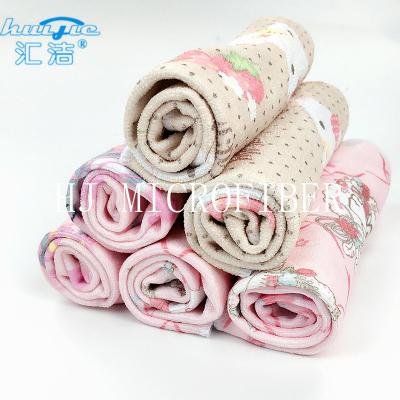China Microfiber Printed Hand Towel Home Use Baby Towel 40*40cm Square Shape Pink Color for sale