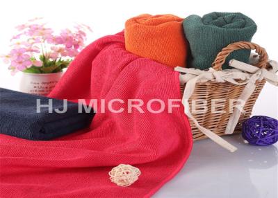 China Toallas lavables rojas del cuerpo de la microfibra/toallas de baño absorbentes 70 el x 140cm en venta