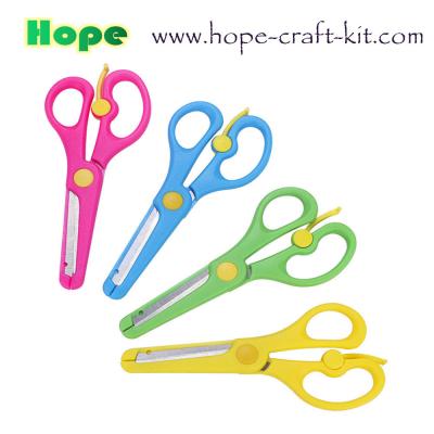 China Kids Toddler DIY Safe Small Scissors Safe Plastic Stainless Steel with Decoration Edge Colorful Hobbies DIY Material à venda
