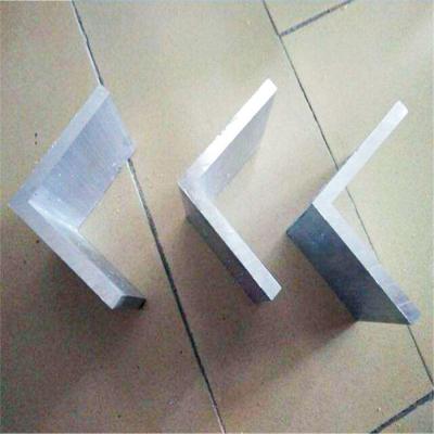 China Anodized Aluminum Equal Angle in Size of 50mm x 50mm x 7mm Wall Thickness for Marine Parts for sale