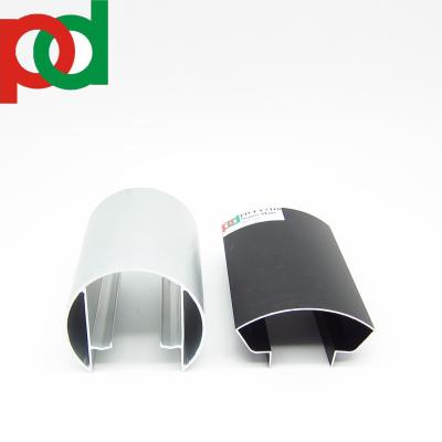 Chine Des tubes de clôture en aluminium de couleur grain de bois pour pergola, balcon et monture sont exportés vers l'Amérique du Sud à vendre