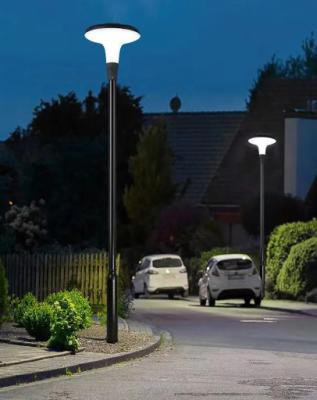 China 130Lm/w High Power Solar Street Light Waterproof IP65 Outdoor LED Road Lamp for sale