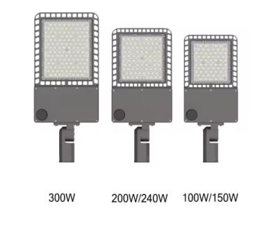 China Lâmpada de rua LED 100W a 300W Rodovia IP66 Smart AC Amber Lâmpada de rua LED Shoebox à venda