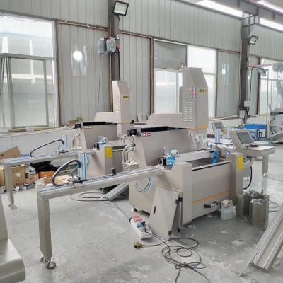 China máquina de trituração de alumínio do CNC de 3 linhas centrais de 500mm para o perfil de alumínio à venda