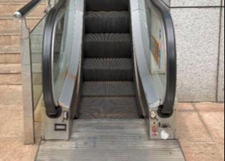 Chine Type 600 sécurité en aluminium de plat de peigne d'escalator du profil 506 de modernisation d'escalator à vendre