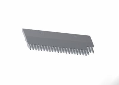 China Pitch 8.466 Comb Raw Alu Right Side for Pallet with Plastic Yellow Insert Moving Walk Spare Part for sale