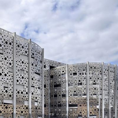 China Panel de revestimiento de aluminio perforado, panel de aluminio ligero para edificios en venta