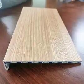 China Painel composto de alumínio corrugado personalizado para revestimento de parede / parede à venda