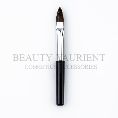 China Soft Bristles Disposable Lip Makeup Brush Travel Lip Brush Black Plastic Handle 1.8g for sale