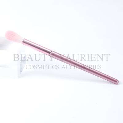 China SA8000 Fluffy Highlighter Makeup Brush With Pearl Pink Wooden Handle for sale