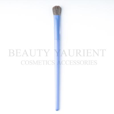 China PBT Synthetic Eyeshadow Single Makeup Brush With Lavender Ferrule And Handle for sale