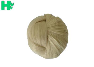 Chine L'agrafe d'or de la couleur 613# dans de faux cheveux rapièce le petit pain tressé par main pour les femmes blanches à vendre