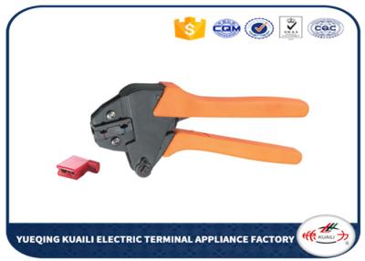 Chine L'outil à sertir terminal VH2-07FL 22-14AWG de solides solubles pour les récipients femelles a isolé des terminaux à vendre