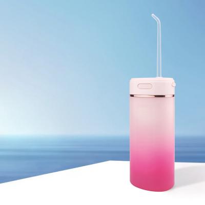 中国 Small size rechargeable dental water flosser easy to carry with long battery life 販売のため