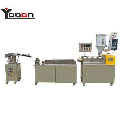 中国 1-3kg/Hr実験室3Dプリンター フィラメントの放出機械1.75mm、3.0mm 販売のため